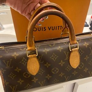 Classic Louis Vuitton bucket bag